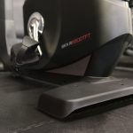 Vélo ergomètre auto-alimenté connecté TOORX Professionnel BRX-9500-TFT – Image 4