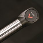 Vélo semi-allongé ergomètre auto-alimenté connecté TOORX Professionnel BRX-R9500 TFT – Image 3